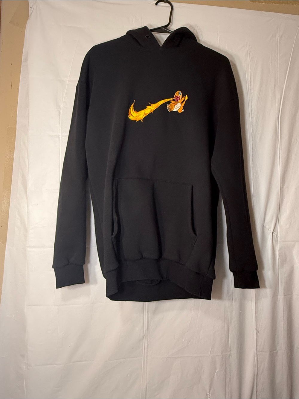 Nike Pokemon Charmander men’s hoodie size XL